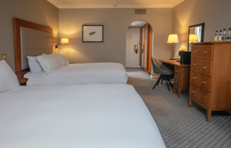 Carousel Desktop Feature Twin 7 Carousel