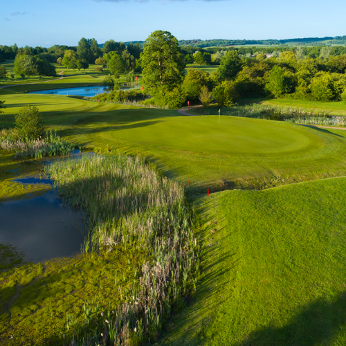 <p>2nd &amp; 8th Greens</p>
<p>Lake Course</p>