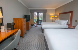 Carousel Desktop Feature Twin 1 Carousel