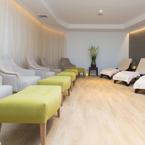 <p>SPA RELAXATION ROOM</p>